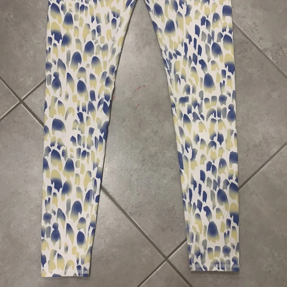ALO Yoga Printed Leggings in White, Blue & Yellow